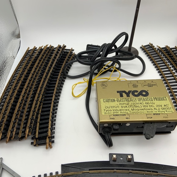 Vintage Tyco Atlas 15" & 18" HO Scale Train Tracks Power Box UNTESTED 25+ Pcs - Picture 2 of 9